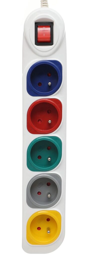 KRAFT&DELE pikendusjuhe 5 m, 5 pesaga KD4010